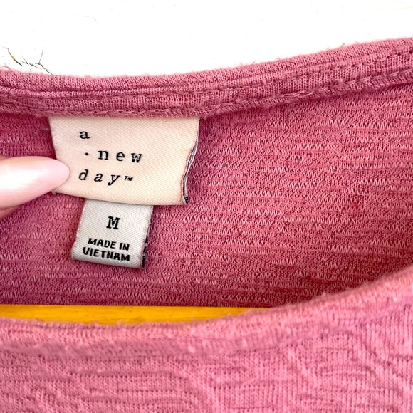 Puff Sleeve Textured Tee - Picture 2 of 3